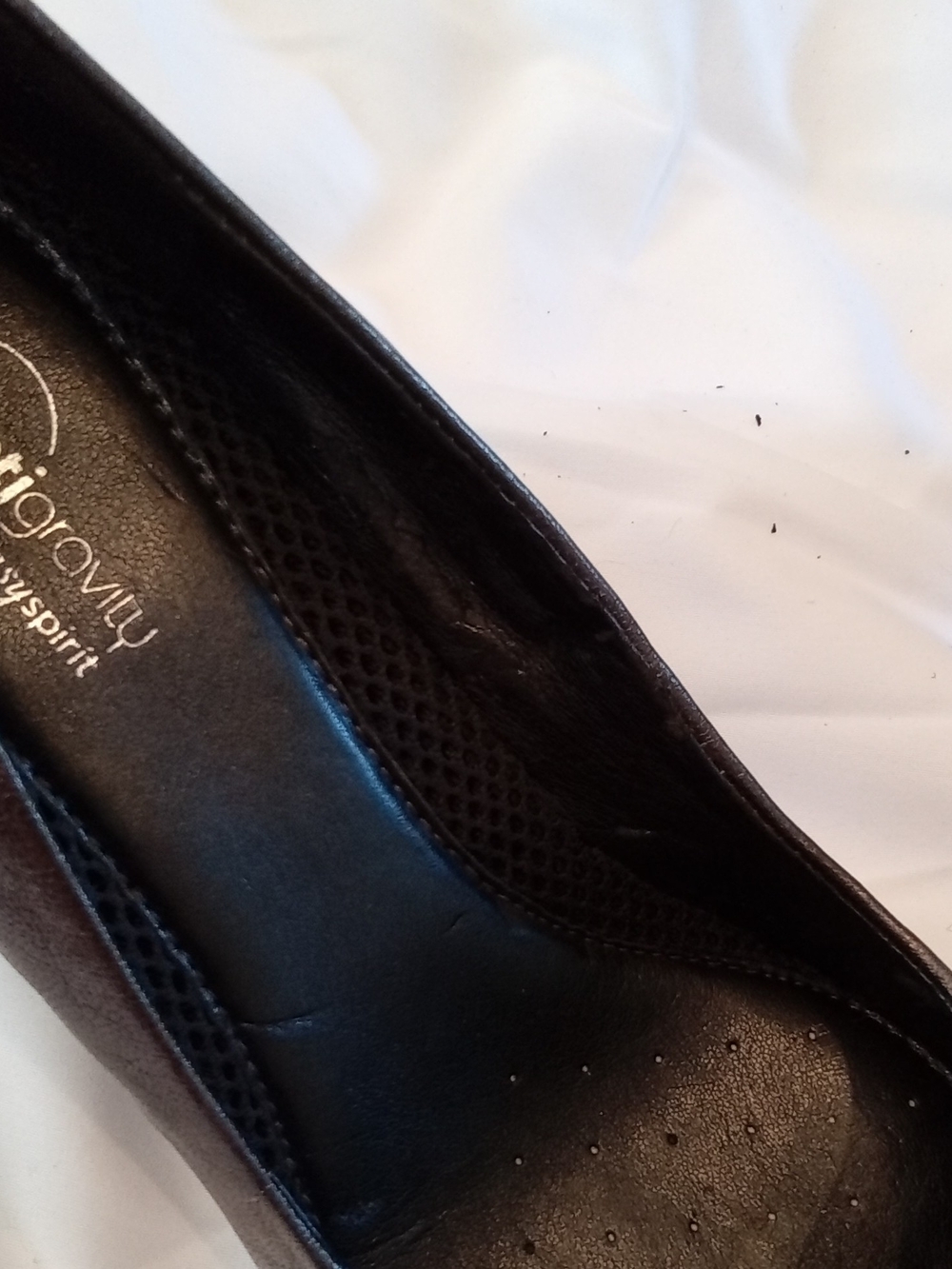 Easy Spirit Metallic Bronze Mid-Heel Pumps - Picture 6 of 7
